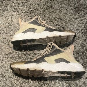 Nike huarache run ultra se